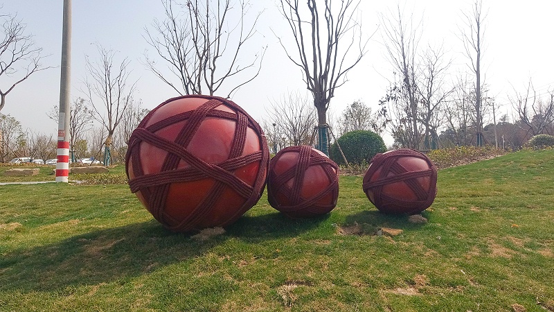 雕塑制作公司：雕塑優(yōu)勢(shì)及特點(diǎn)-蘇昌標(biāo)識(shí)，行業(yè)經(jīng)驗(yàn)15年，為400+企業(yè)或市政單位提供標(biāo)識(shí)系統(tǒng)解決方案。