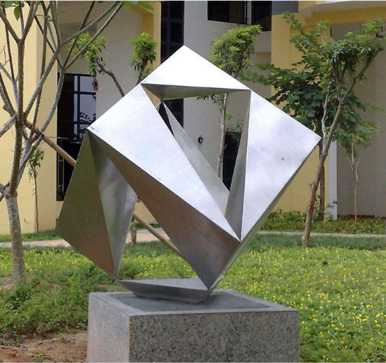 景觀雕塑設(shè)計公司：校園導(dǎo)向標(biāo)識的整體性規(guī)劃-蘇昌標(biāo)識，行業(yè)經(jīng)驗15年，為400+企業(yè)或市政單位提供標(biāo)識系統(tǒng)解決方案。