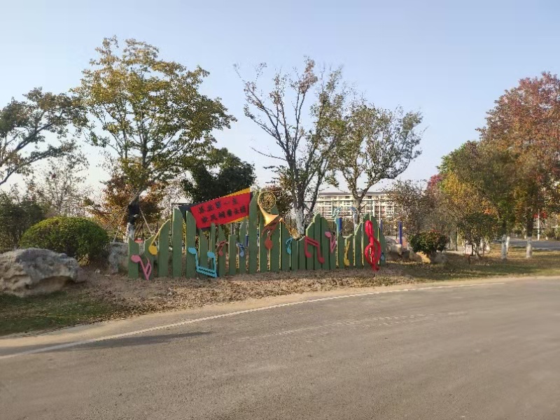 景區(qū)標(biāo)識(shí)設(shè)計(jì)制作，給游客一個(gè)美好的旅行體驗(yàn)!