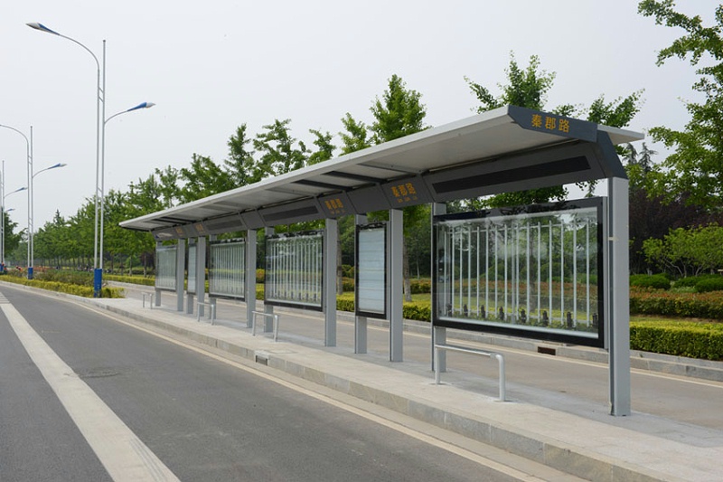 標識公司：如何挑選公交候車亭生產(chǎn)廠家？
