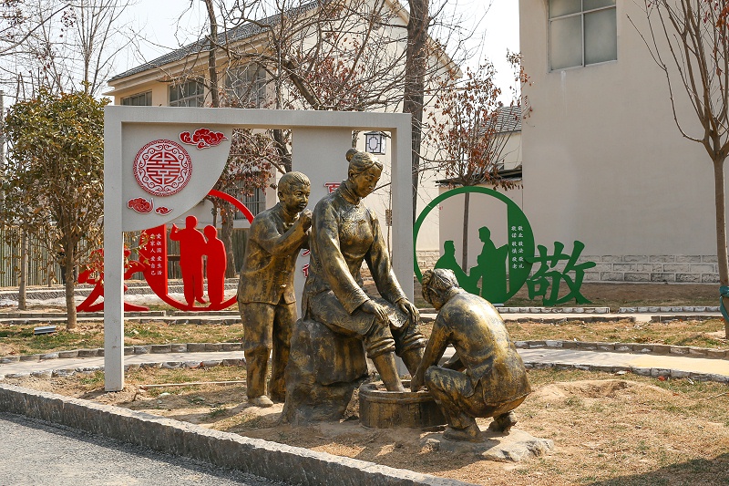 雕塑設(shè)計(jì)公司：玻璃鋼雕塑為什么受歡迎-蘇昌標(biāo)識(shí)，行業(yè)經(jīng)驗(yàn)18年，為400+企業(yè)或市政單位提供標(biāo)識(shí)系統(tǒng)解決方案。
