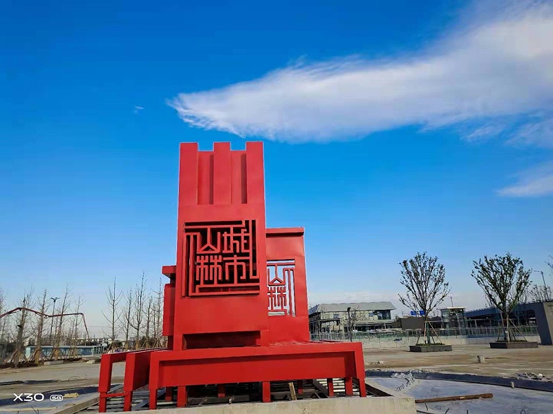 雕塑制作公司：景觀雕塑類型及不銹鋼雕塑工藝-蘇昌標(biāo)識，行業(yè)經(jīng)驗18年，為400+企業(yè)或市政單位提供標(biāo)識系統(tǒng)解決方案。