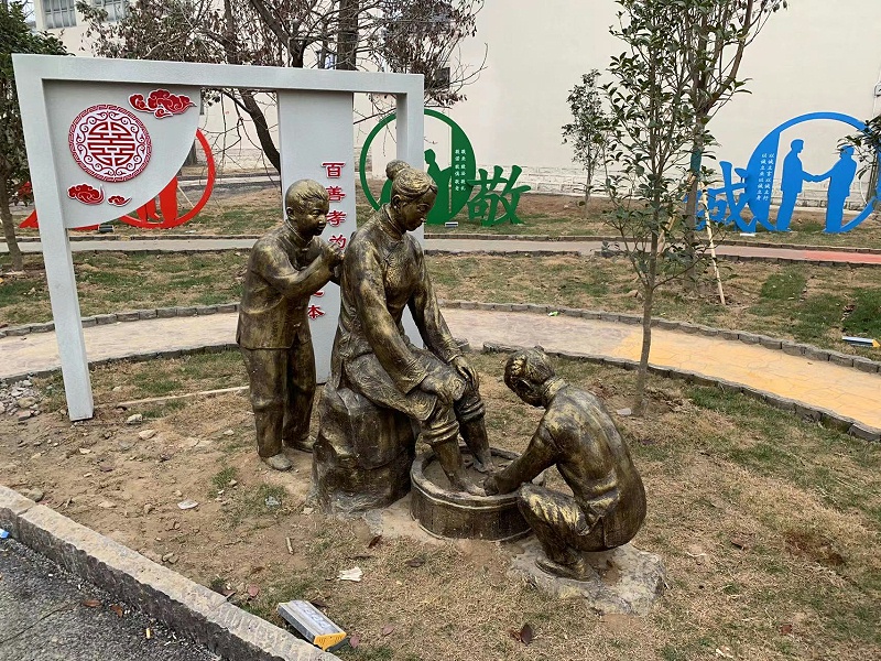 景觀雕塑廠家：玻璃鋼雕塑制作